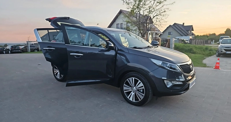 Kia Sportage cena 51900 przebieg: 205000, rok produkcji 2016 z Dobra małe 254